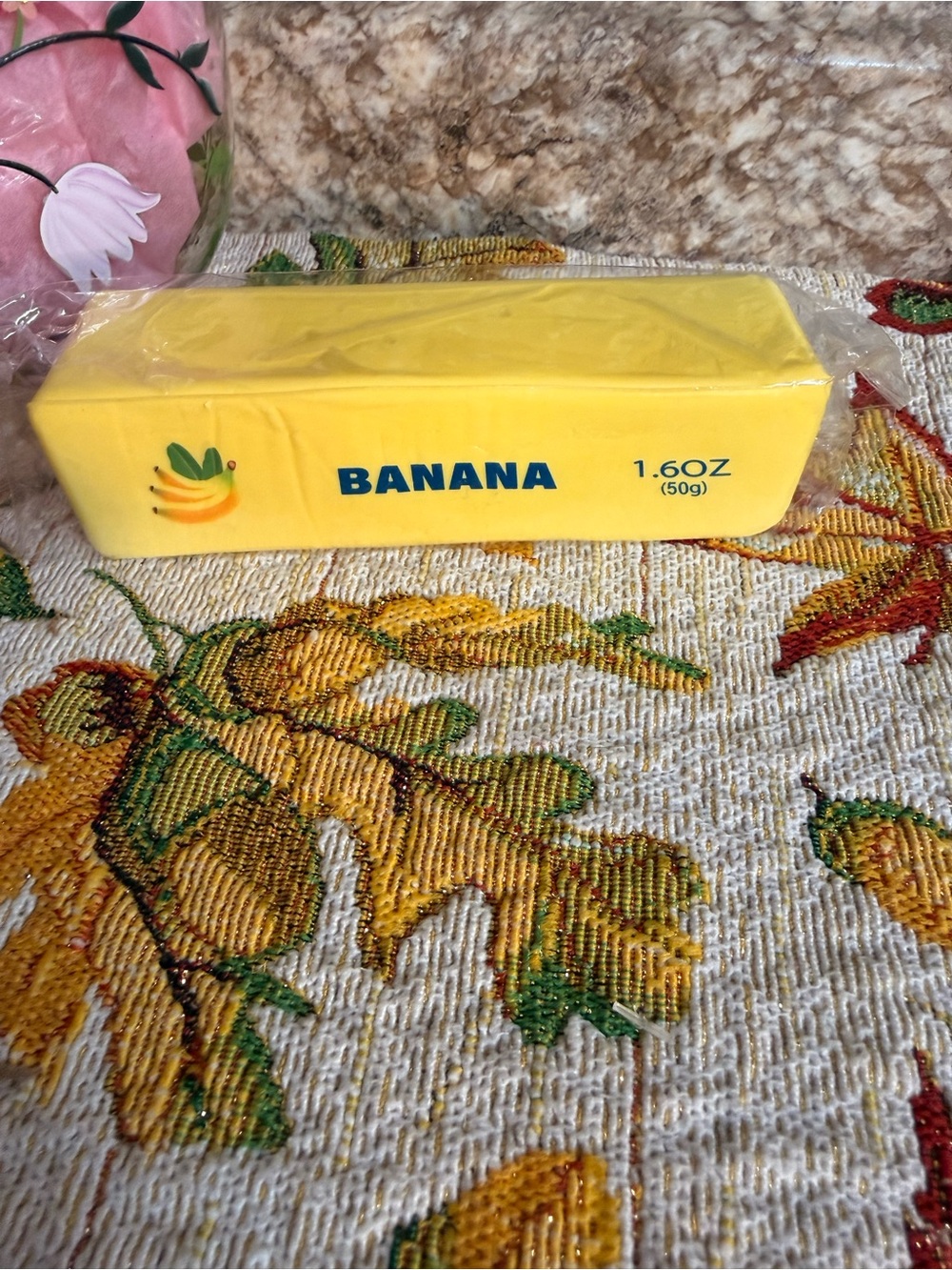 Banana Scented butter squishee - Yellow
